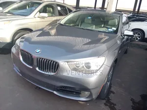 Photo - BMW 545i 2011 Gray