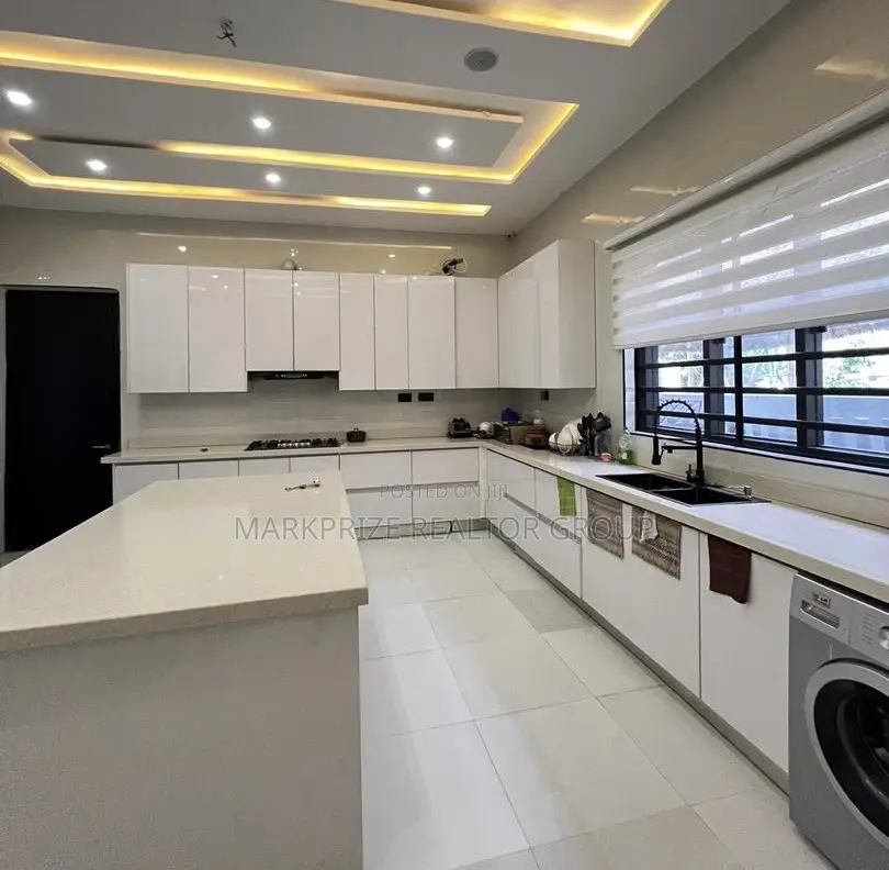 Furnished 5bdrm Duplex in Lekki County Homes for sale