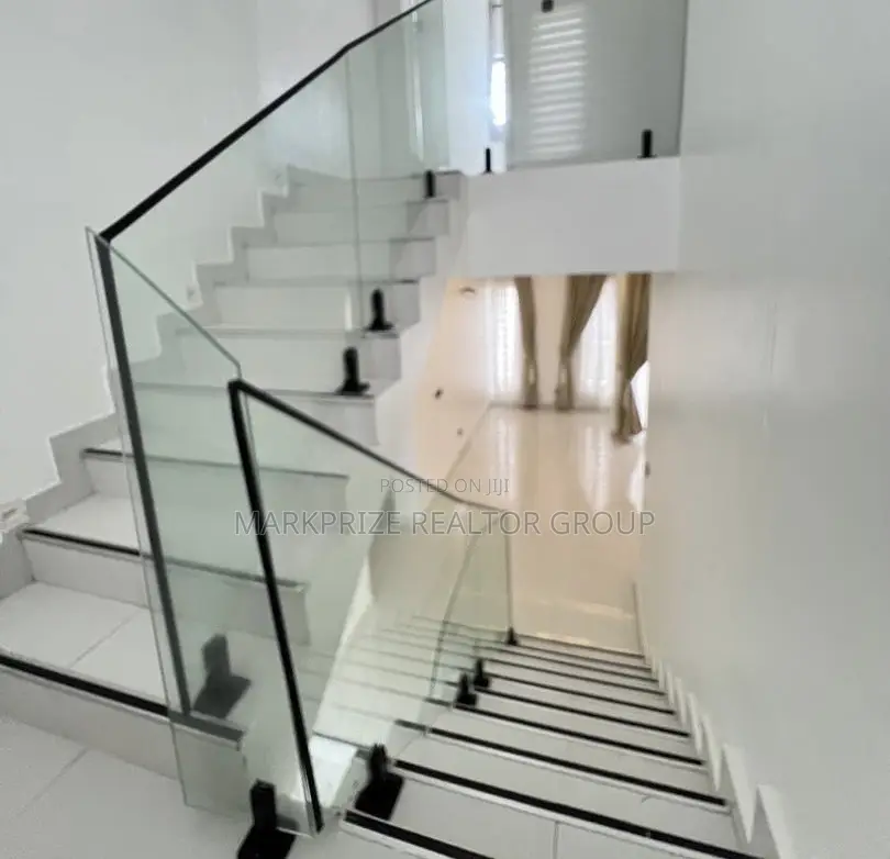 Furnished 5bdrm Duplex in Lekki County Homes for sale