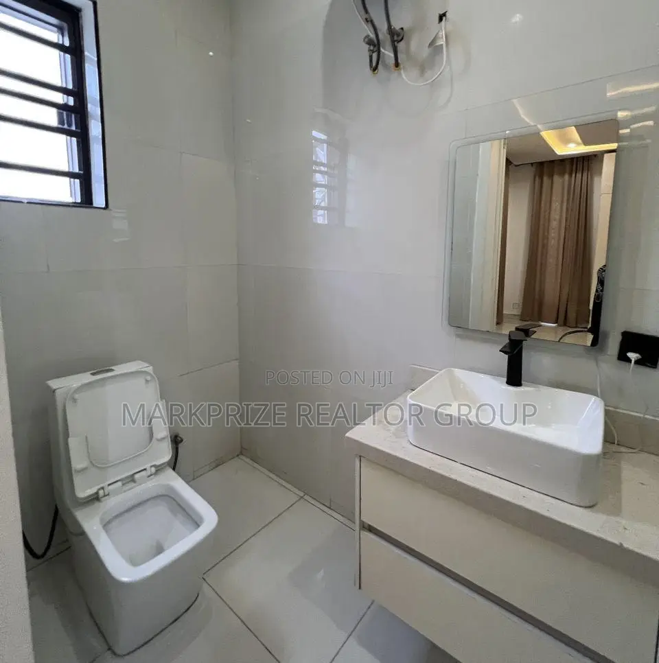 Furnished 5bdrm Duplex in Lekki County Homes for sale
