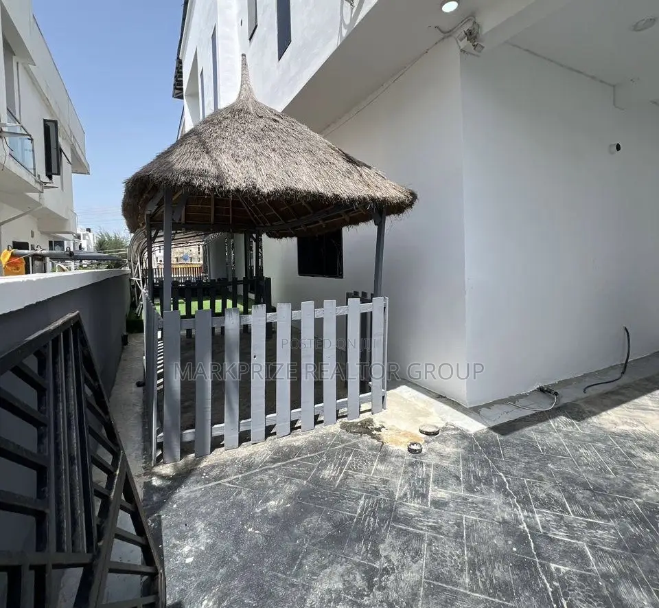 Furnished 5bdrm Duplex in Lekki County Homes for sale