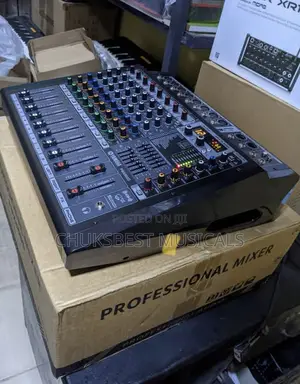 Photo - Yamaha Powered Mixer 8channels