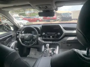Toyota Highlander Platinum AWD 2020 Red