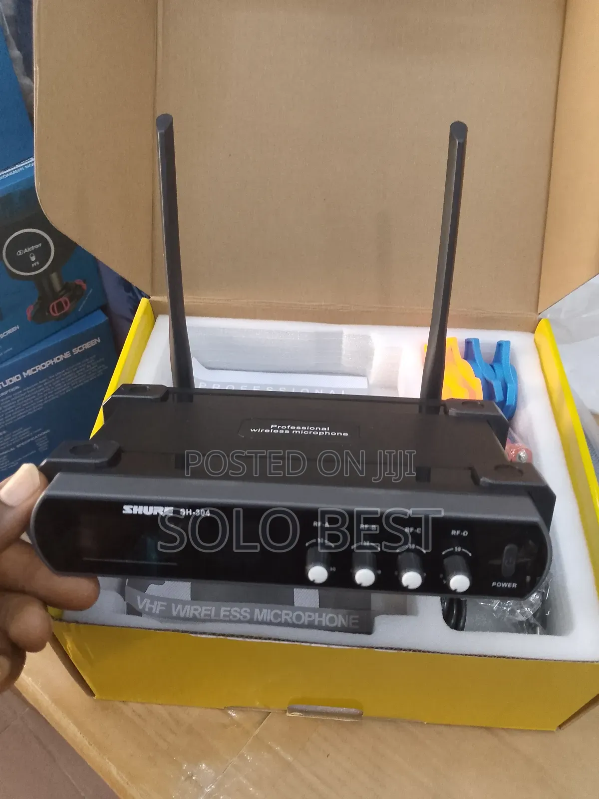 Shure 4 in 1 Wireless Microphone Sh 304