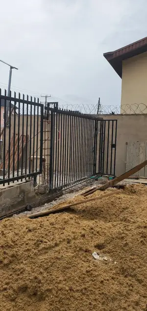 Sliding Gate