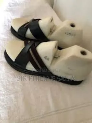Quality Shoes ( Easy Wear)
