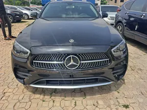 Photo - Mercedes-Benz E300 2017 Black