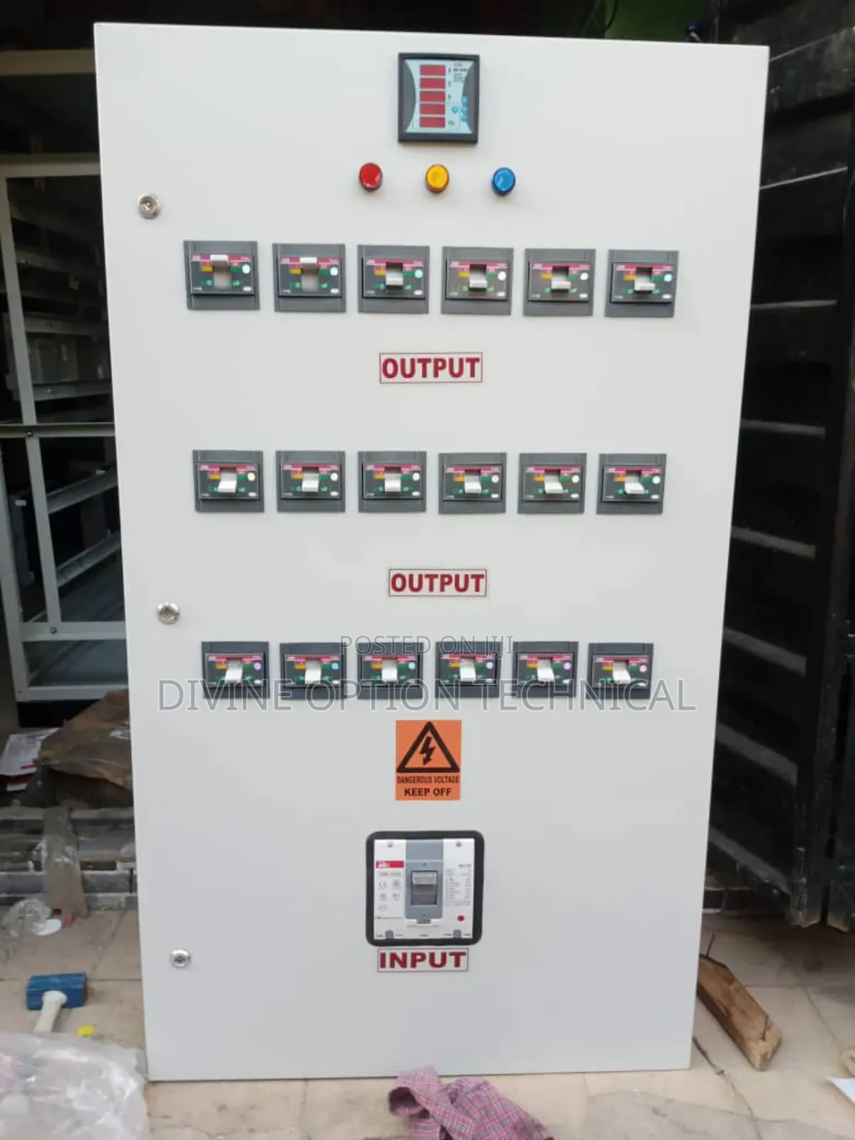 2000a Main Breaker Panel With 30x 100a Outgoing Breakers