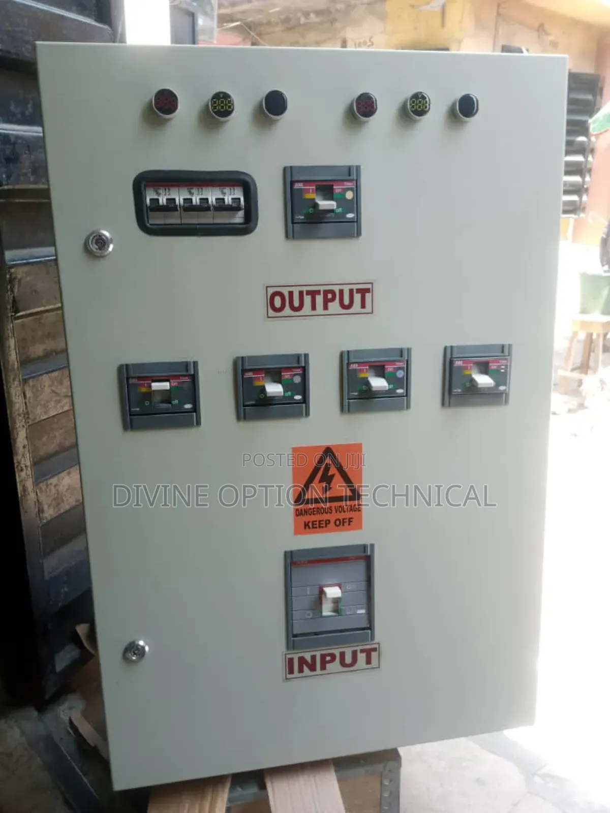 2000a Main Breaker Panel With 30x 100a Outgoing Breakers