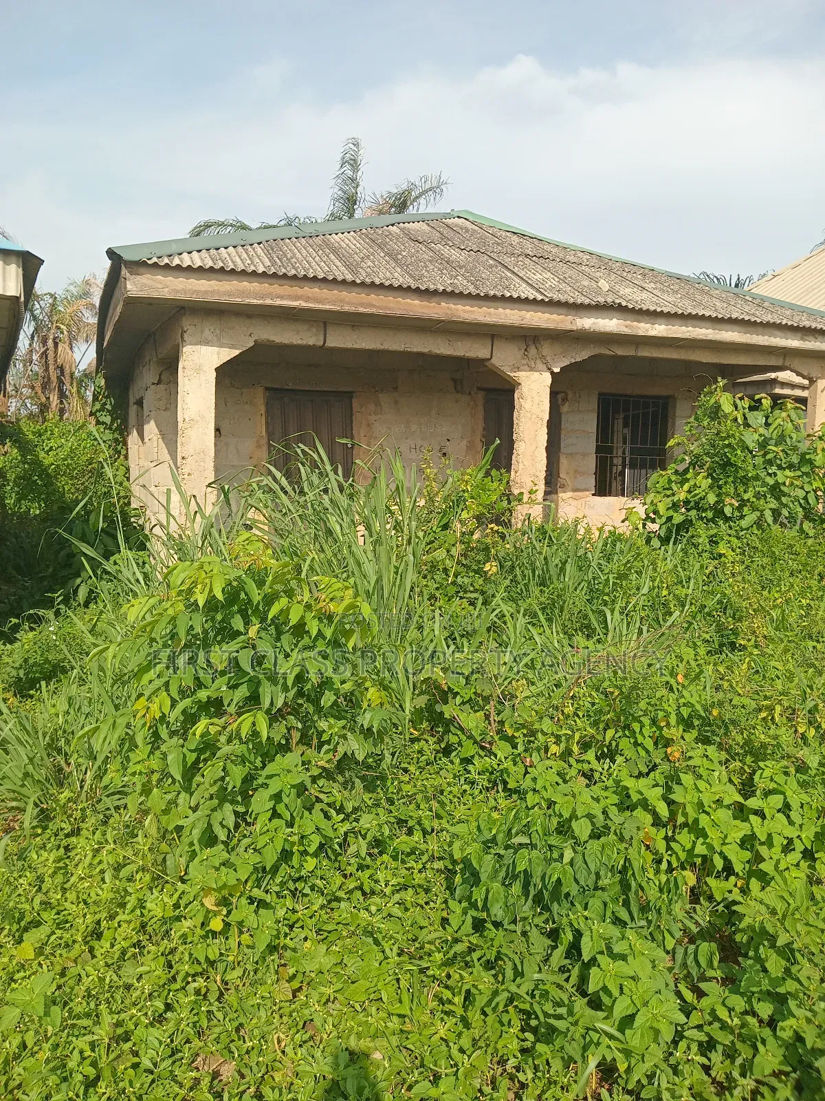 1bdrm Apartment in Igbogbo for sale