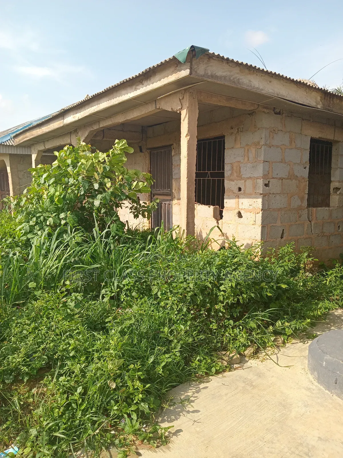 1bdrm Apartment in Igbogbo for sale