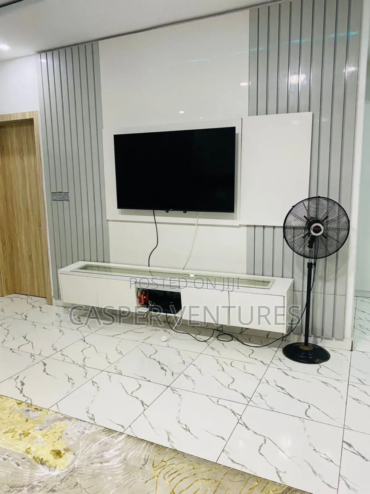 Furnished Kingsize Masterbedroom