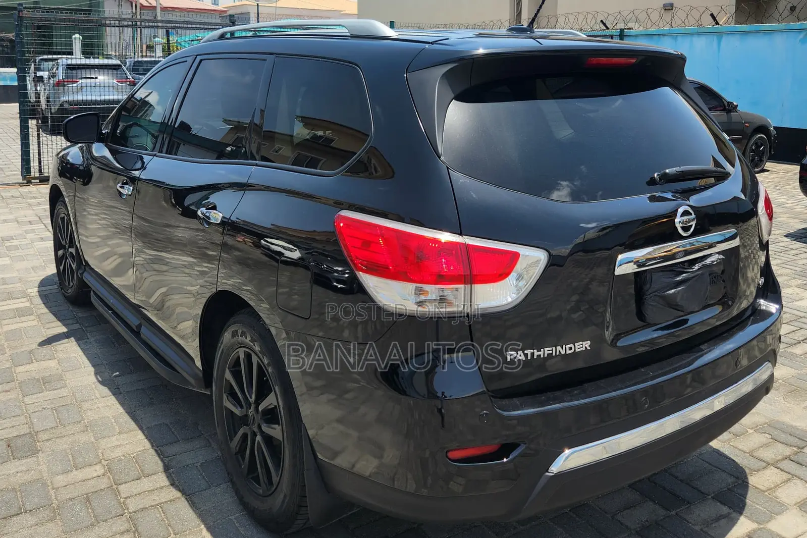 Nissan Pathfinder 2013 Black