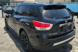 Nissan Pathfinder 2013 Black