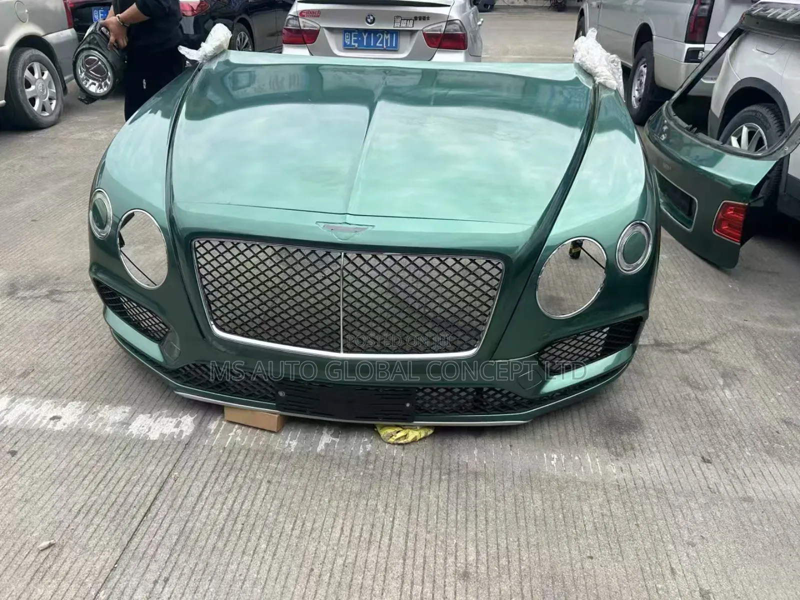 Bentley Bentyaga Front Cut 2018
