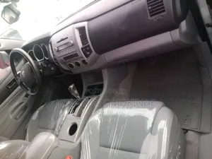 Toyota Tacoma Double Cab V6 Automatic 2012 Silver