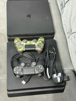 Uk Used Ps4 Slim 500gb With Pads And Games Installed