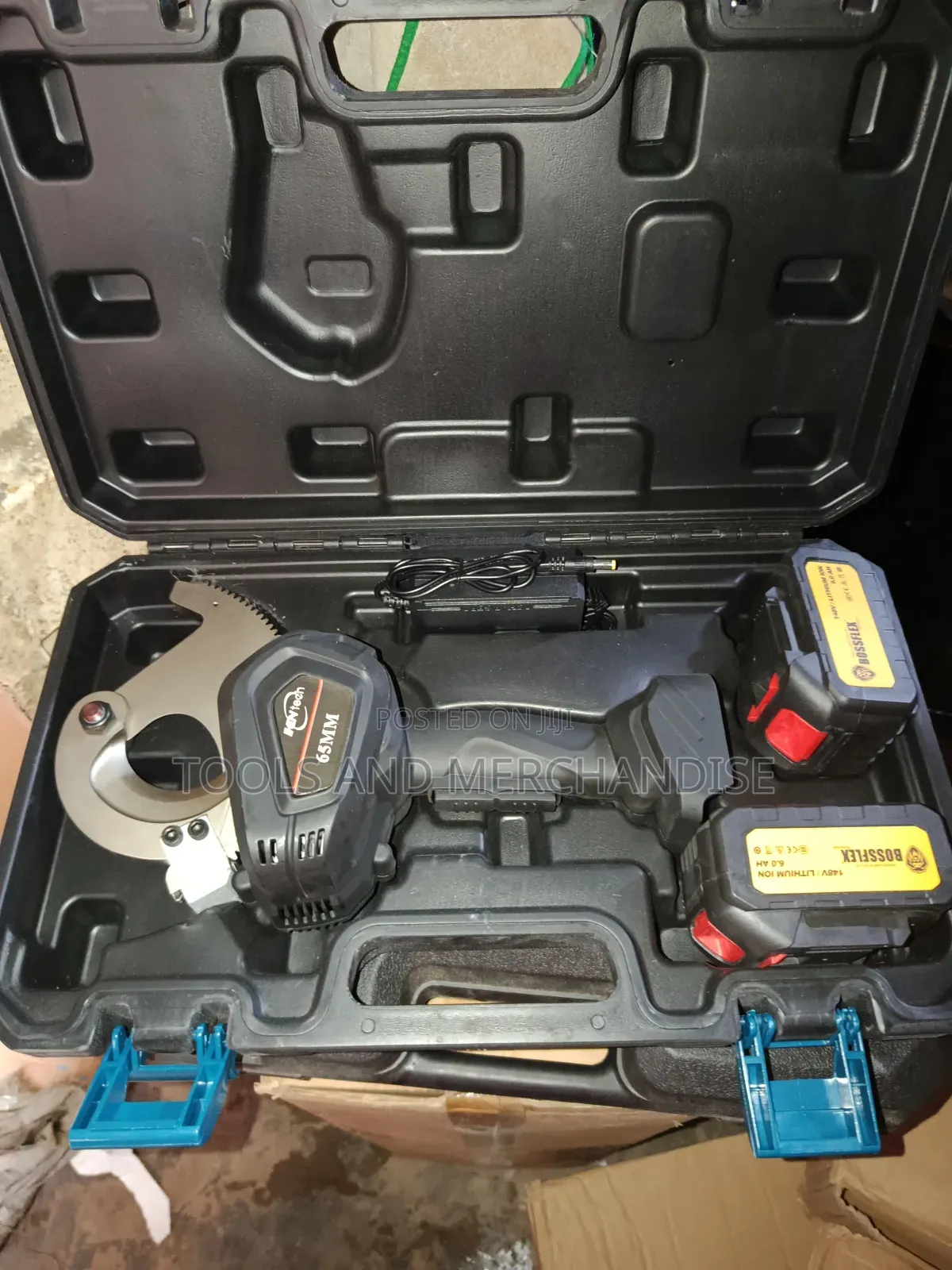 Cordless Cable Cutter Machine