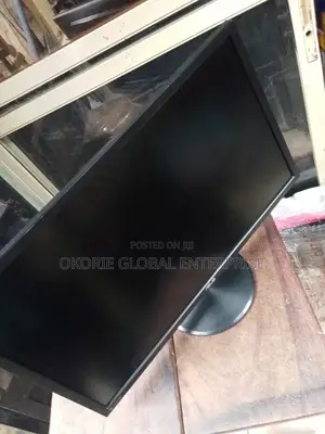 Working Perfectly 28 Inches Gaming Monitor
