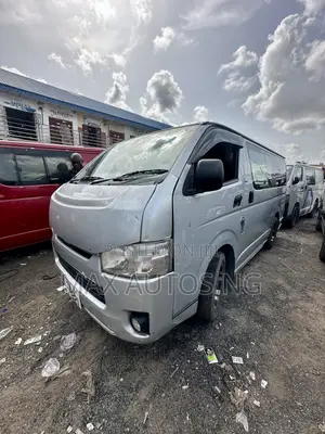 Toyota HiAce 2012 Silver