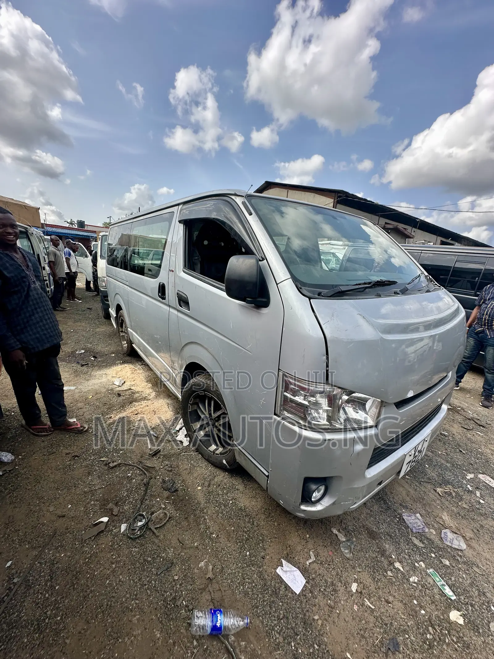 Toyota HiAce 2012 Silver