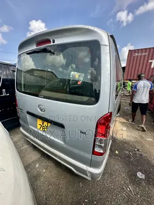 Toyota HiAce 2012 Silver