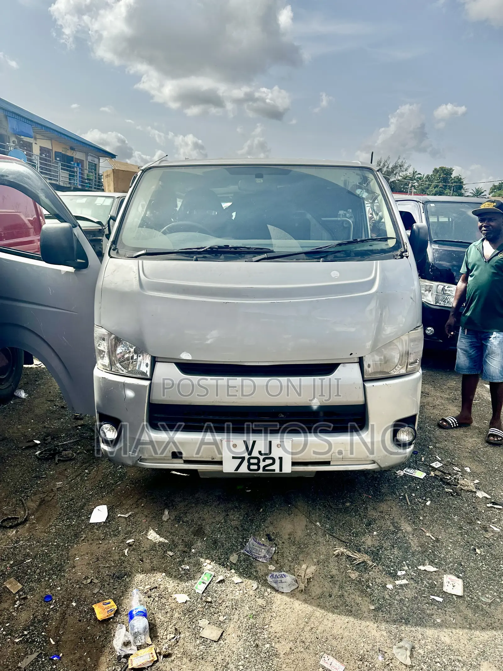 Toyota HiAce 2012 Silver