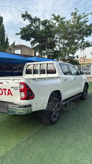 New Toyota Hilux 2024 White