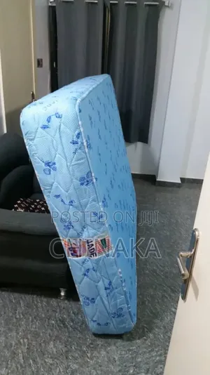 Very Clean 4 Nd Half by 6 Feet Mattress for Kids Comfortable