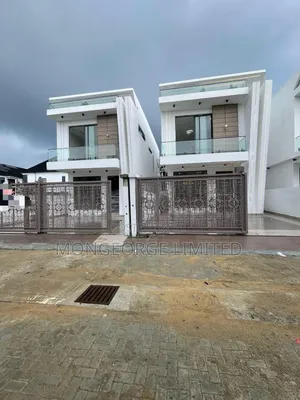 4bdrm Duplex in Chevron for sale