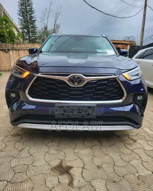 Toyota Highlander XLE 2021 Blue