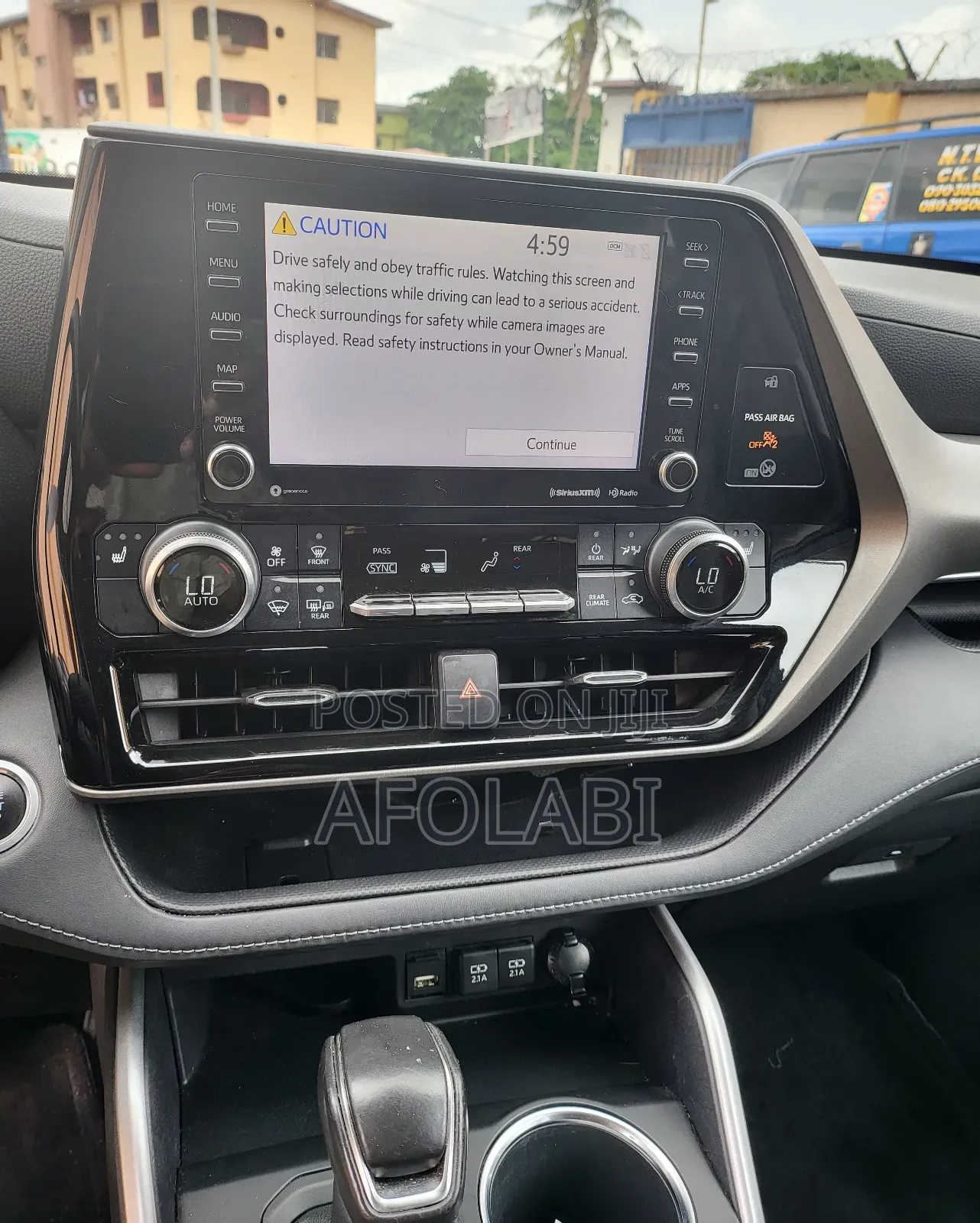 Toyota Highlander XLE 2021 Blue