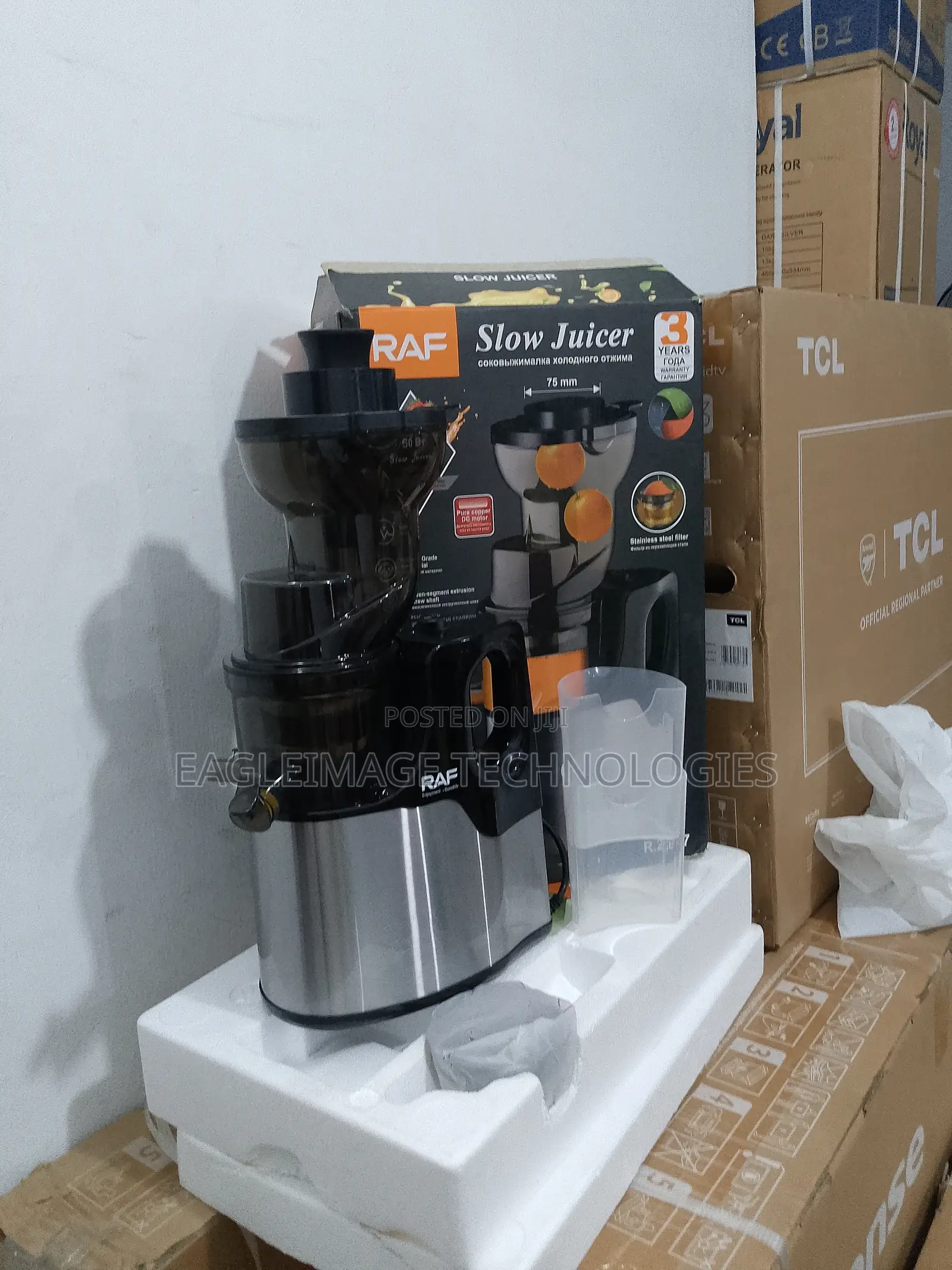 Compact-Size Raf R.2857 Juicer-Fits Anywhere