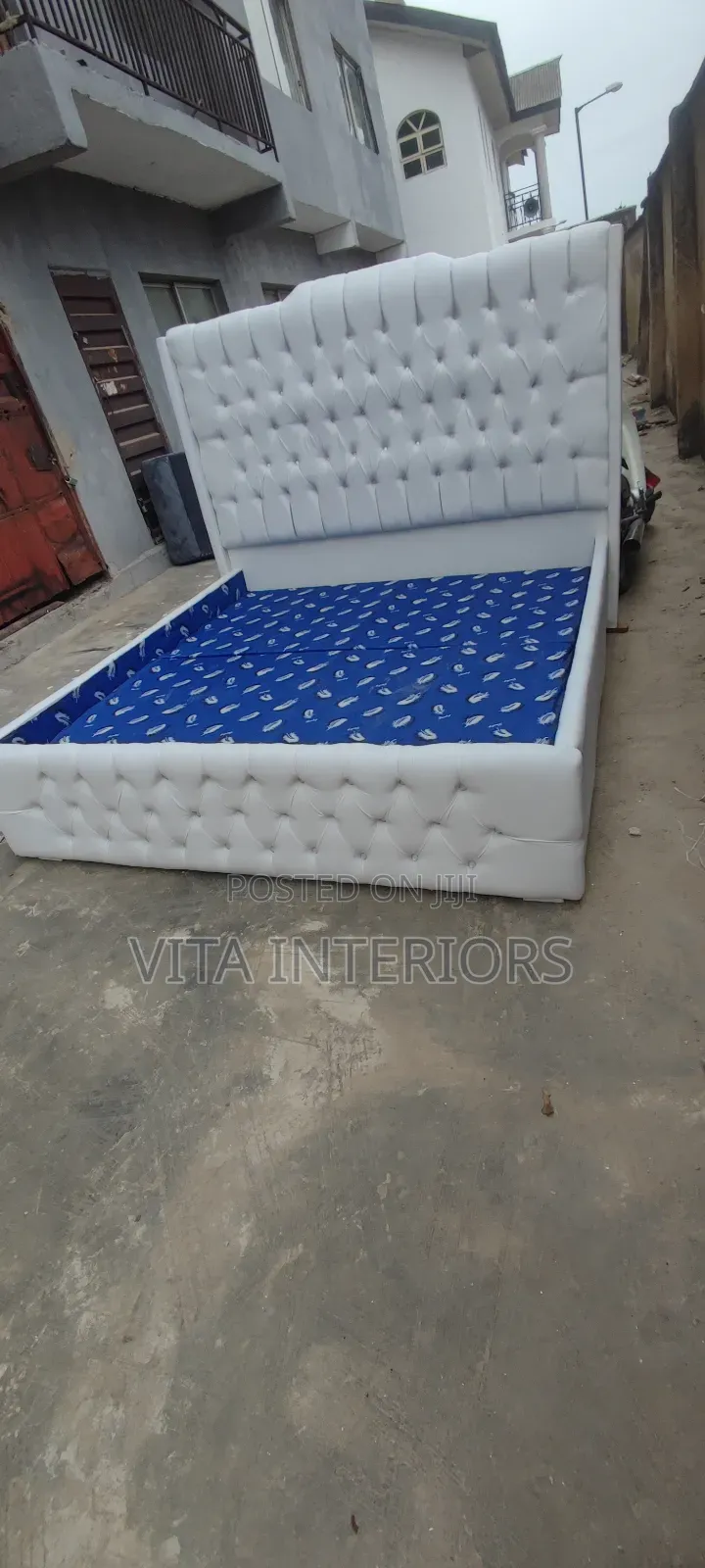 Solid Design Bedframe