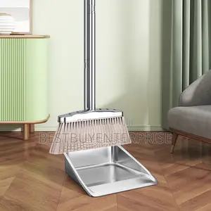 Extra Strong Sweeping Set Packer and Broom