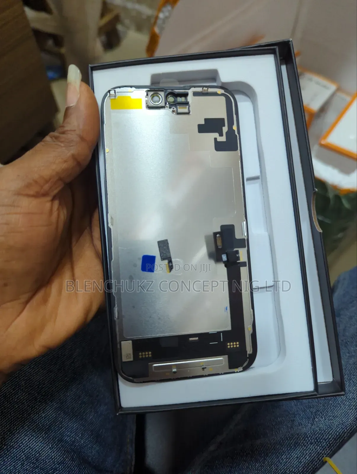 iPhone 16 Screen