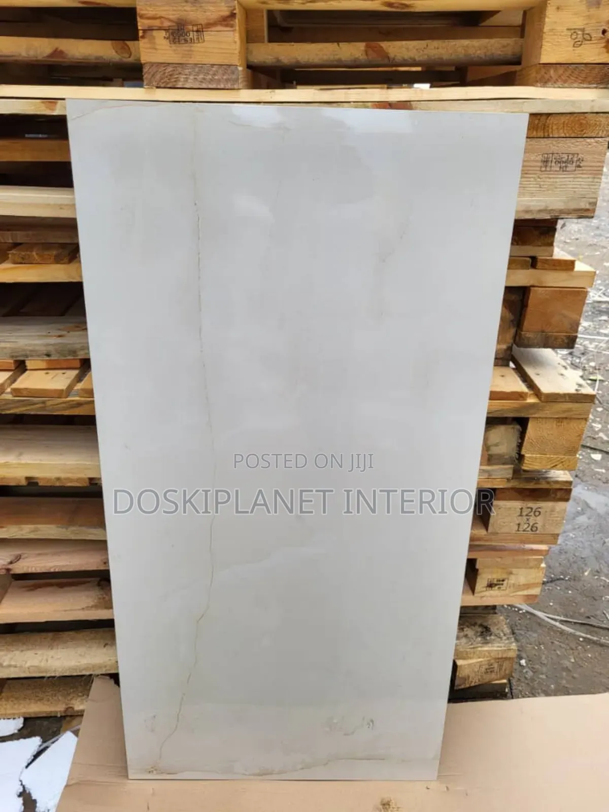 Light Grey With White Veining, Resembling Natural Marble