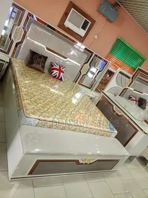 Classic Contemporary Bed With Dressing Mirror & 2 Bed Sides
