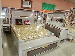 Classic Contemporary Bed With Dressing Mirror & 2 Bed Sides