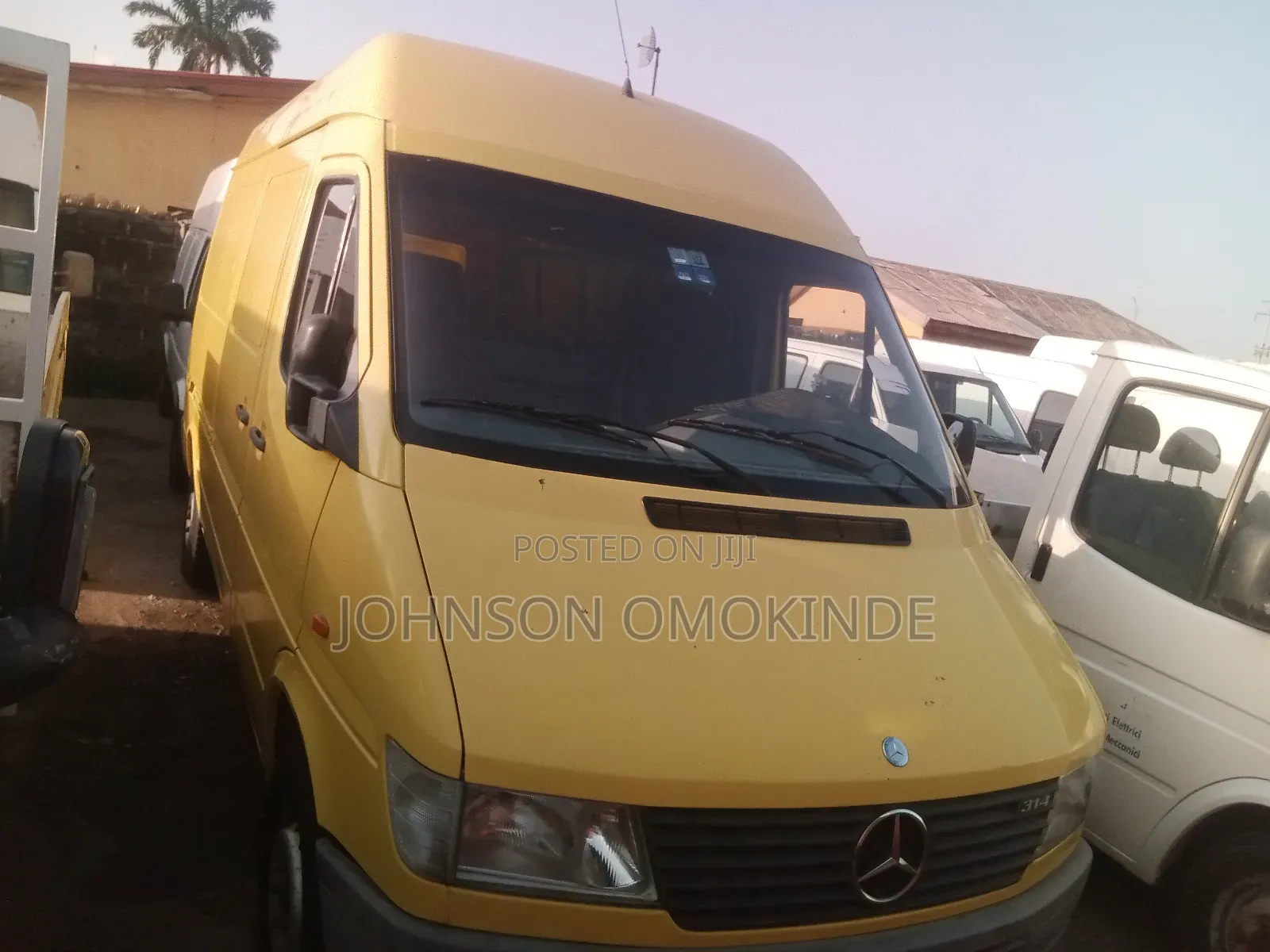 Mercedes-Benz Sprinter 2002 Yellow