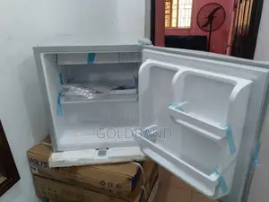 Polystar 45l Single Door Mini Fridge With Adjustable Shelves