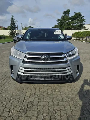 Toyota Highlander XLE 2019 Silver