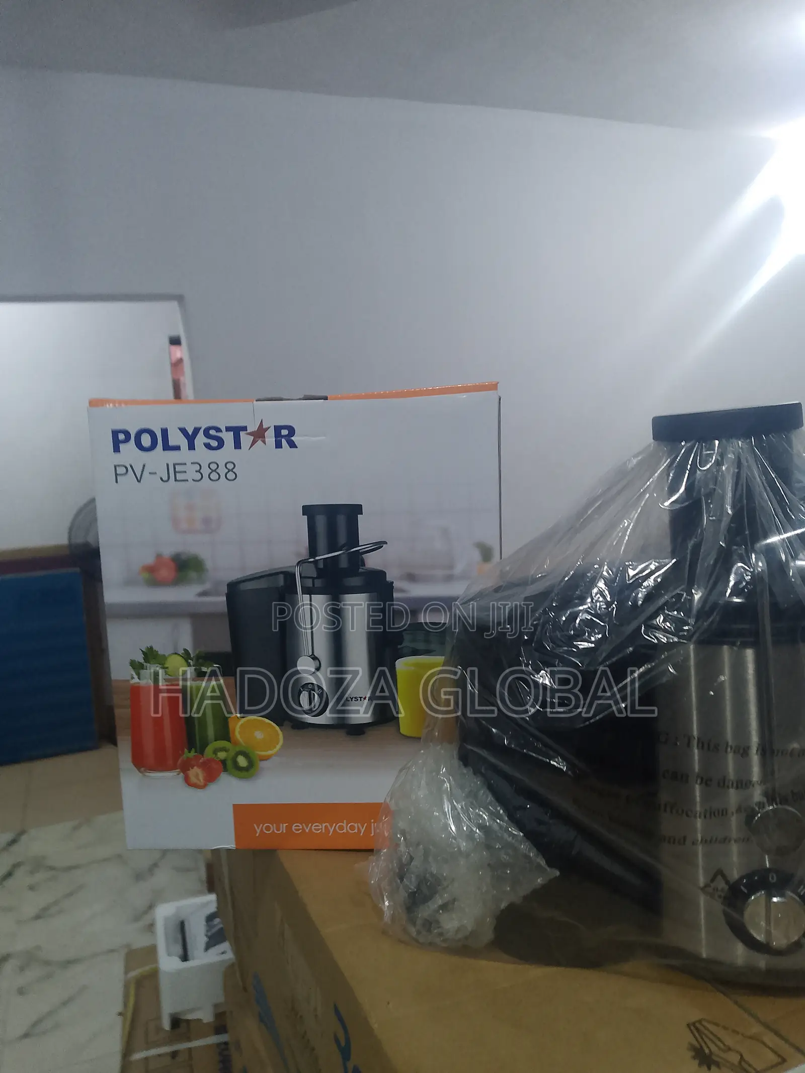 Stylish & Efficient Fruit & Veggies Juicer Polystar Pv-je388