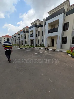 5bdrm Duplex in Crest, Life Camp for sale