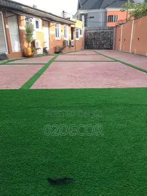 We Sell All Kinds Of Green Grass Rugs For Outdoor