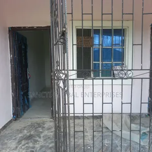 Photo - Furnished 1bdrm Room & Parlour in Okpe for rent