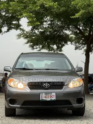 Toyota Matrix XR Hatchback FWD (1.8L 4cyl 4A) 2007 Gray