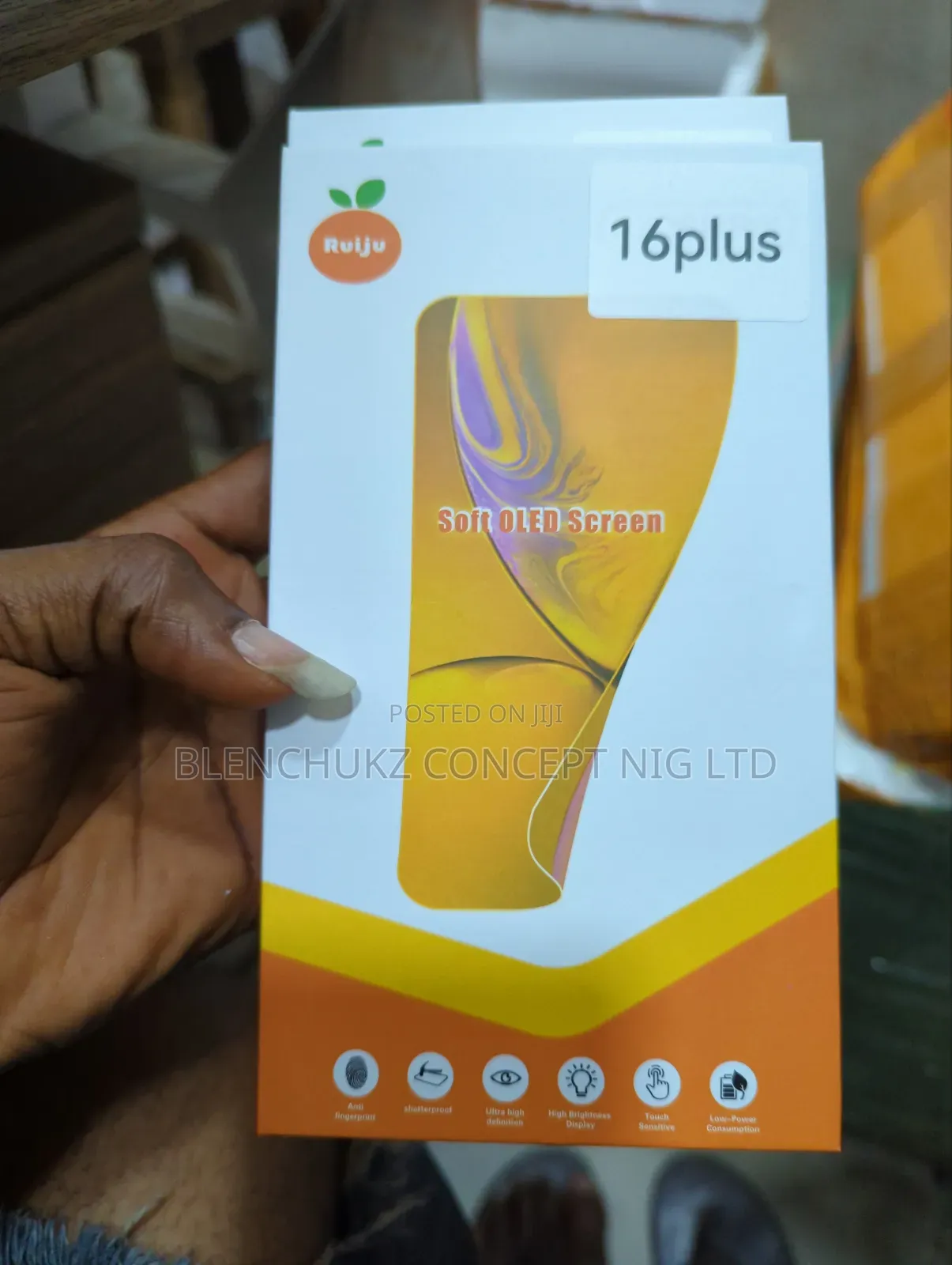 iPhone 16 Plus Screen