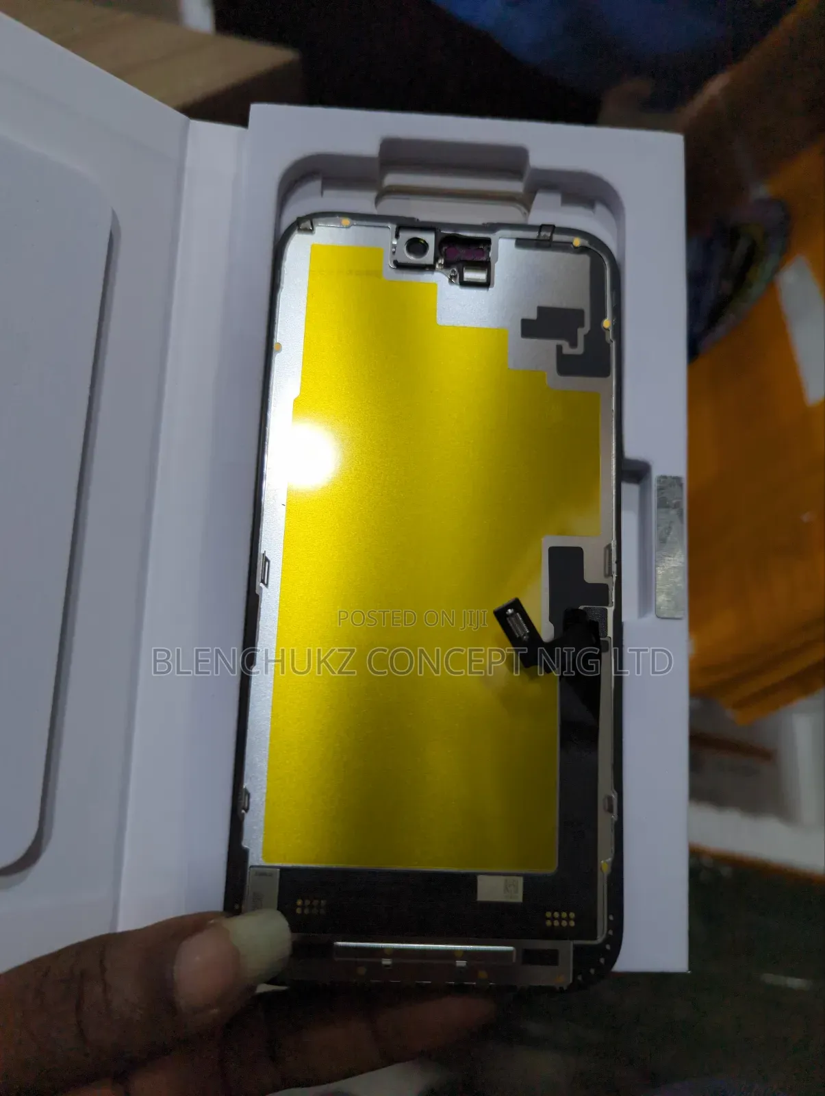 iPhone 16 Plus Screen