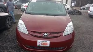 Toyota Sienna 2006 Red